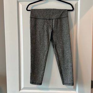 Grey cropped leggings